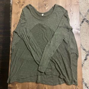 Long sleeve army green light sweater M/L